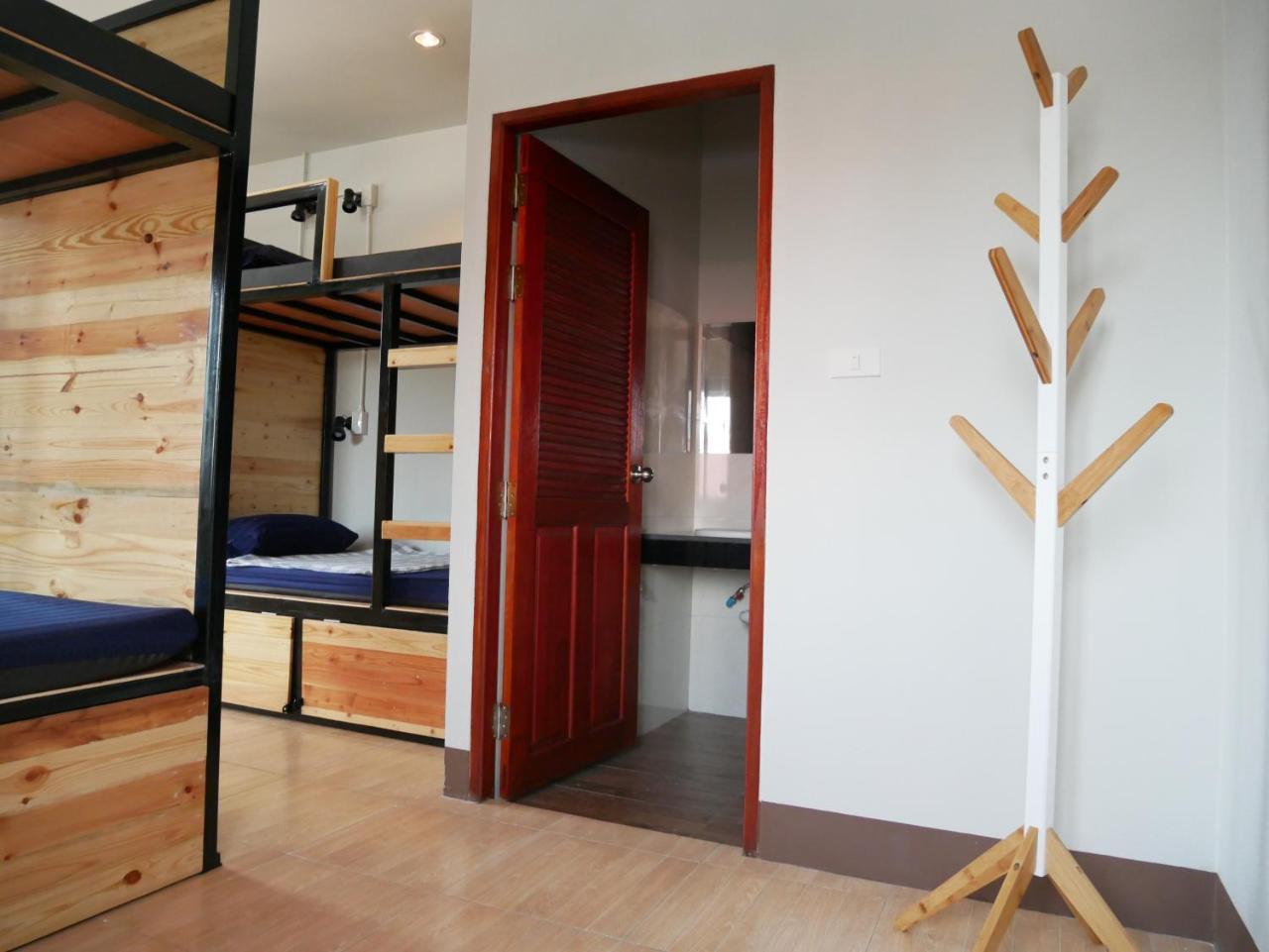 Eq Hostel Thong Sala Exterior photo