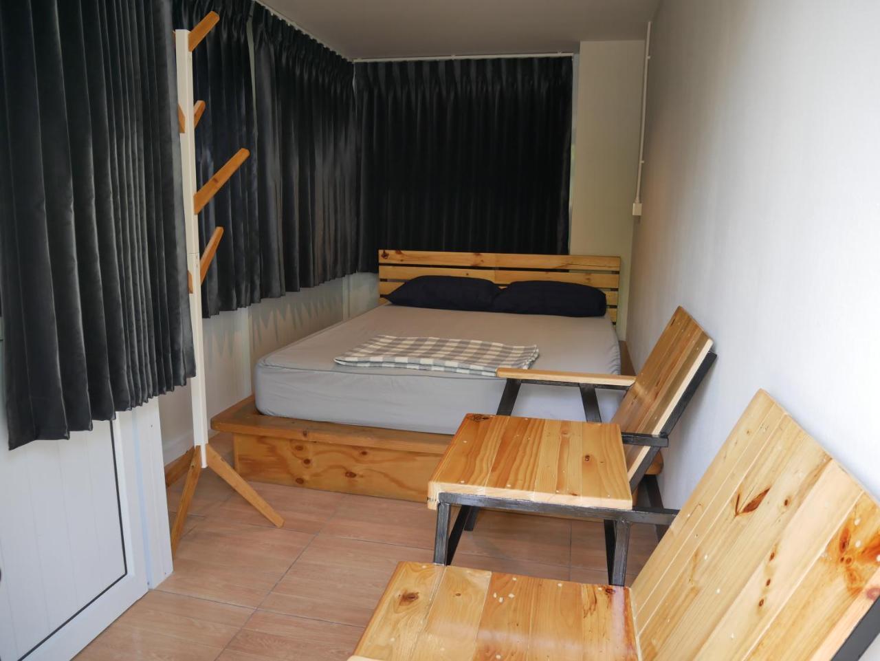 Eq Hostel Thong Sala Exterior photo